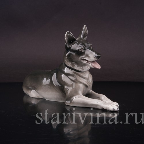Фигурка собаки из фарфора Лежащая овчарка Heubach, Германия, нач. 20 в.