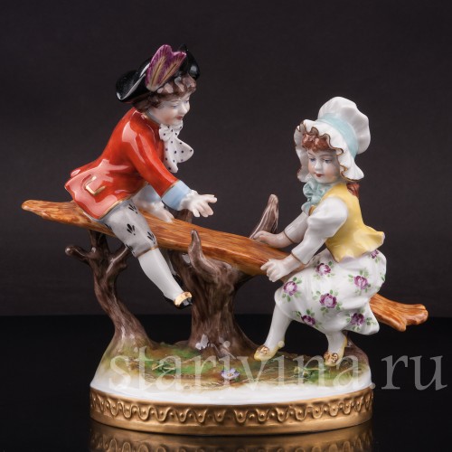 Фарфоровая фигурка Дети на качелях, Volkstedt, Германия, вт. пол. 20 в.