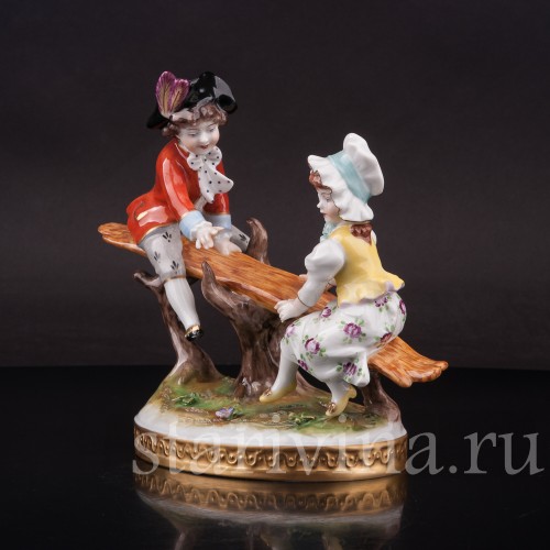 Фарфоровая фигурка Дети на качелях, Volkstedt, Германия, вт. пол. 20 в.