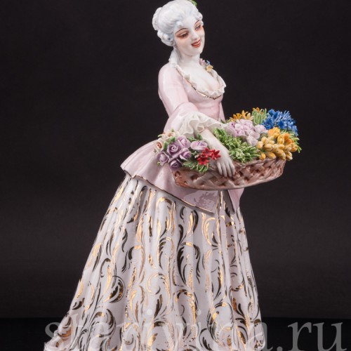 Фарфоровая статуэтка девушки Цветочница, Luigi Fabris, Италия, пер. пол. 20 века.