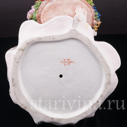 Фарфоровая статуэтка девушки Цветочница, Luigi Fabris, Италия, пер. пол. 20 века.