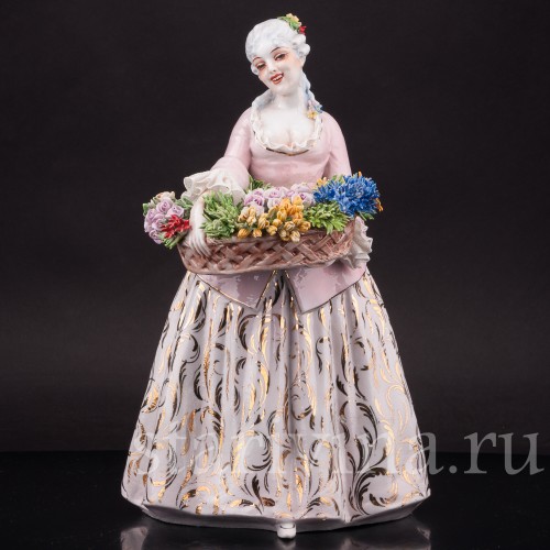 Фарфоровая статуэтка девушки Цветочница, Luigi Fabris, Италия, пер. пол. 20 века.