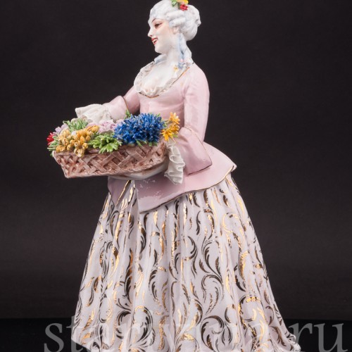 Фарфоровая статуэтка девушки Цветочница, Luigi Fabris, Италия, пер. пол. 20 века.