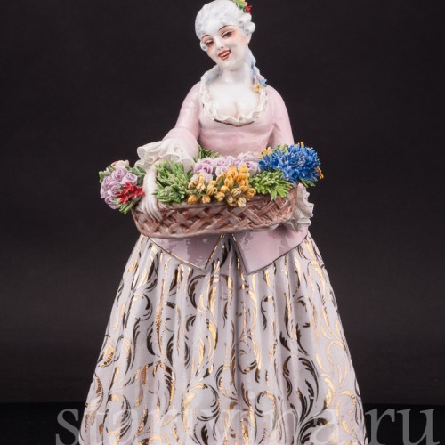 Фарфоровая статуэтка девушки Цветочница, Luigi Fabris, Италия, пер. пол. 20 века.