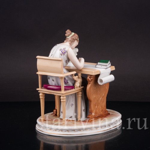 Статуэтка из фарфора Девушка с циркулем (чертёжница), Volkstedt, Германия, кон. 19 в.