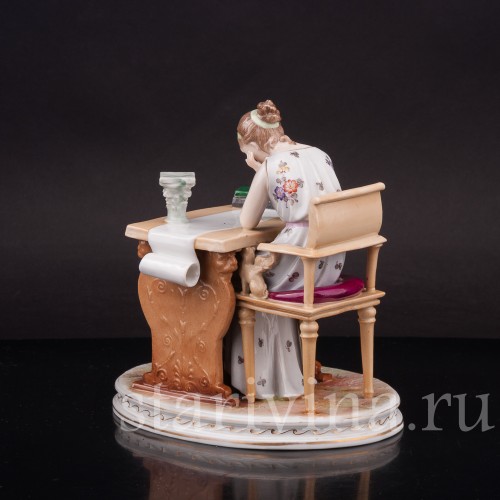 Статуэтка из фарфора Девушка с циркулем (чертёжница), Volkstedt, Германия, кон. 19 в.