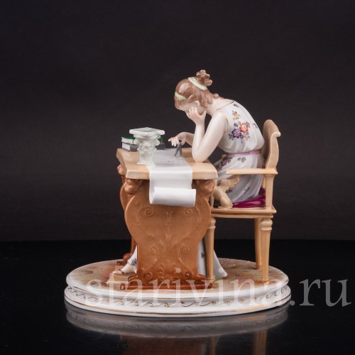 Статуэтка из фарфора Девушка с циркулем (чертёжница), Volkstedt, Германия, кон. 19 в.