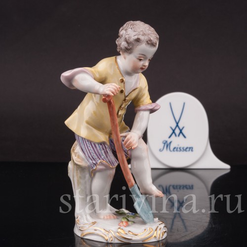 Фигурка из фарфора Мальчик с лопатой Meissen, Германия, 1950 г.