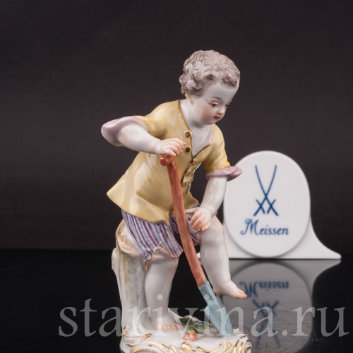 Фигурка из фарфора Мальчик с лопатой Meissen, Германия, 1950 г.