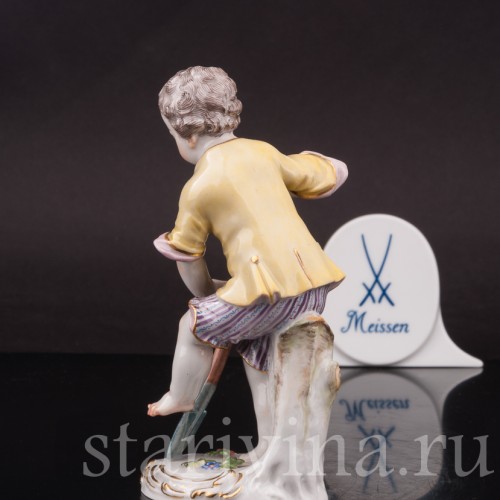 Фигурка из фарфора Мальчик с лопатой Meissen, Германия, 1950 г.