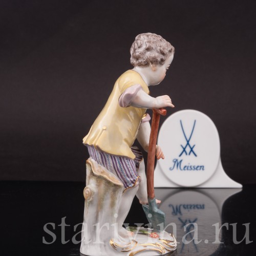 Фигурка из фарфора Мальчик с лопатой Meissen, Германия, 1950 г.