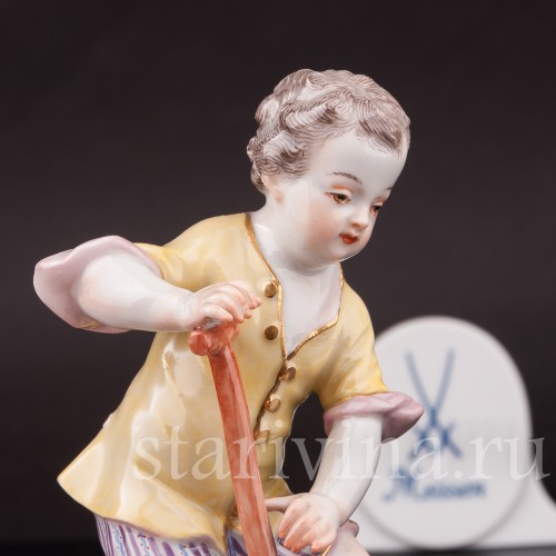 Фигурка из фарфора Мальчик с лопатой Meissen, Германия, 1950 г.