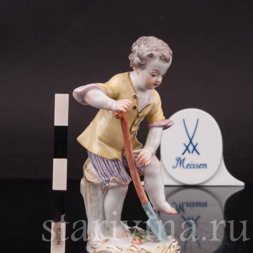 Фигурка из фарфора Мальчик с лопатой Meissen, Германия, 1950 г.