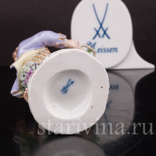 Фарфоровая статуэтка Мальчик с корзиной цветов, Meissen, Германия, перв. пол. 20 в.