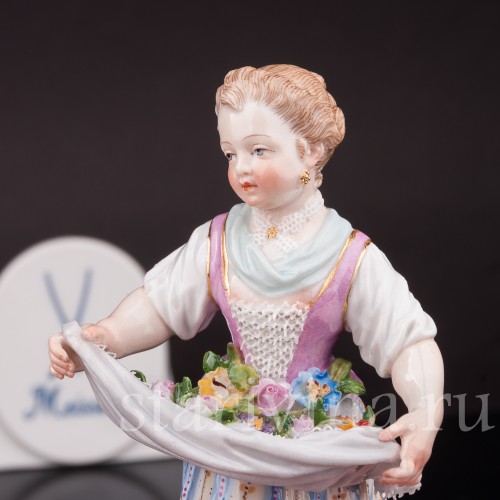 Фарфоровая статуэтка Девочка с цветами в подоле, Meissen, Германия, 19 век.