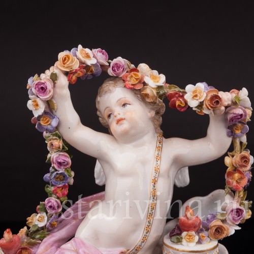 Фарфоровая статуэтка Купид, связывающий сердца, Meissen, Германия, сер. 19 - нач. 20 вв.