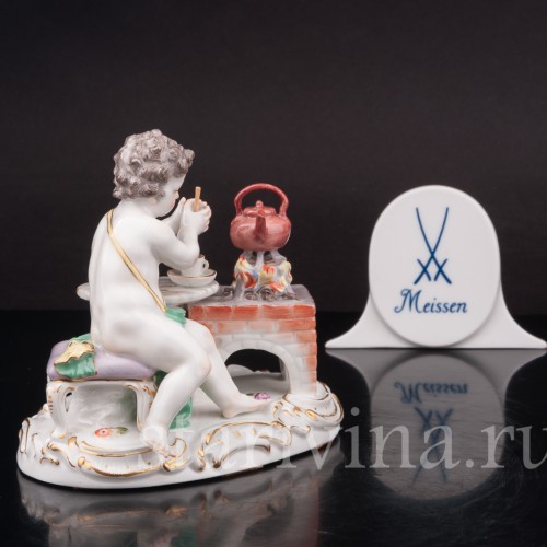 Фарфоровая статуэтка Аллегория огня, путти с чайником, Meissen, Германия, 1951 г.