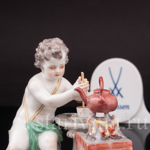 Фарфоровая статуэтка Аллегория огня, путти с чайником, Meissen, Германия, 1951 г.