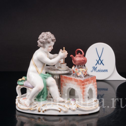 Фарфоровая статуэтка Аллегория огня, путти с чайником, Meissen, Германия, 1951 г.