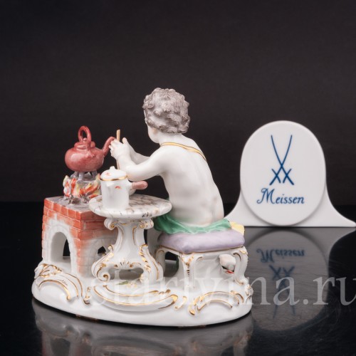 Фарфоровая статуэтка Аллегория огня, путти с чайником, Meissen, Германия, 1951 г.