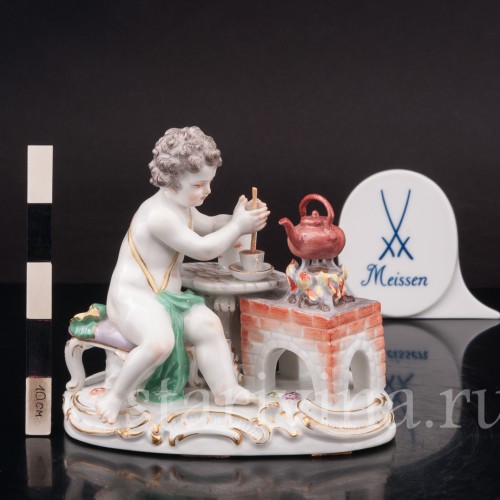 Фарфоровая статуэтка Аллегория огня, путти с чайником, Meissen, Германия, 1951 г.