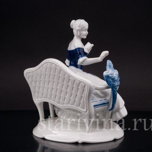 Фигурка из фарфора Девушка с попугаем на диване, Unterweissbach, Германия, кон. 20 в.