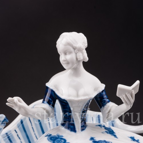 Фигурка из фарфора Девушка с попугаем на диване, Unterweissbach, Германия, кон. 20 в.