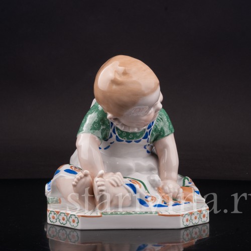 Фигурка из фарфора Девочка с куклой, Schwarzburger, Германия, нач. 20 в.