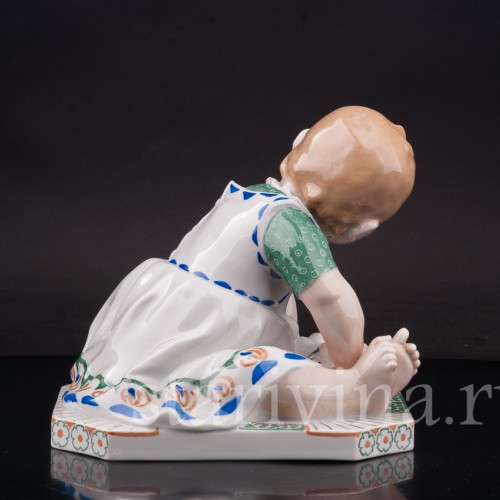 Фигурка из фарфора Девочка с куклой, Schwarzburger, Германия, нач. 20 в.