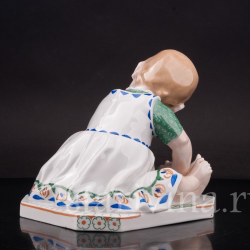 Фигурка из фарфора Девочка с куклой, Schwarzburger, Германия, нач. 20 в.