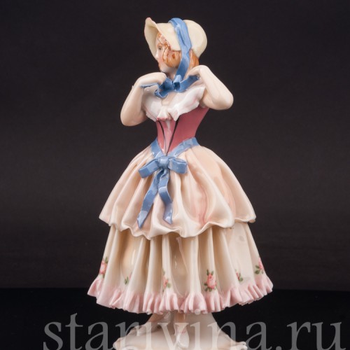 Фарфоровая статуэтка Девушка в капоре, Karl Ens, Германия, 1920-30 гг.