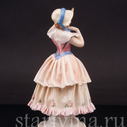 Фарфоровая статуэтка Девушка в капоре, Karl Ens, Германия, 1920-30 гг.