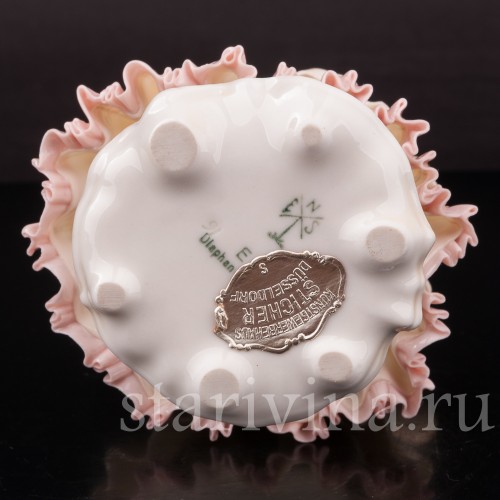 Фарфоровая статуэтка Девушка в капоре, Karl Ens, Германия, 1920-30 гг.