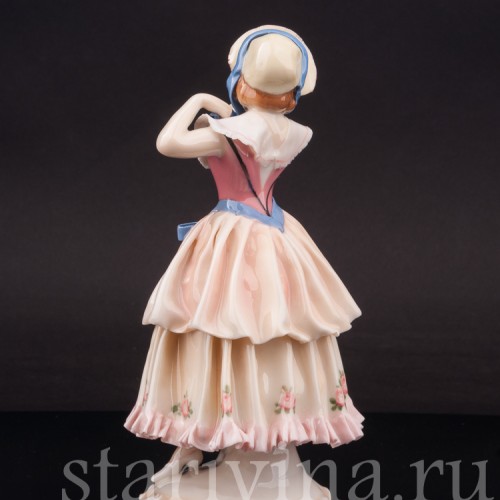 Фарфоровая статуэтка Девушка в капоре, Karl Ens, Германия, 1920-30 гг.