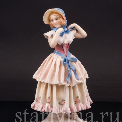 Фарфоровая статуэтка Девушка в капоре, Karl Ens, Германия, 1920-30 гг.