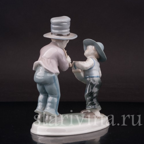 Фигурка детей из фарфора Маленький оркестр, Metzler & Ortloff, Германия, перв. пол. 20 в.