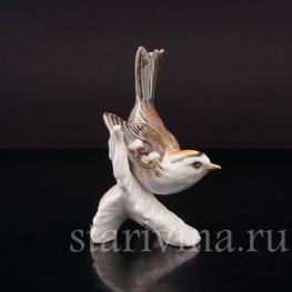 Фигурка птицы из фарфора Королёк на еловой ветке Goebel, Германия, 1967 г.