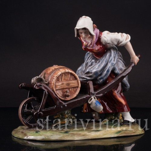 Фарфоровая статуэтка Продавщица напитков, девушка с бочкой, Ernst Bohne Sohne, Германия, пер. пол. 20 в.