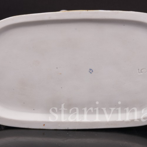 Фарфоровая статуэтка Продавщица напитков, девушка с бочкой, Ernst Bohne Sohne, Германия, пер. пол. 20 в.