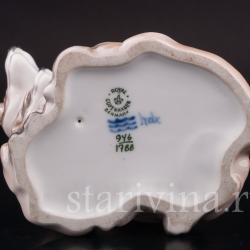 Фарфоровая статуэтка Лиса с лисятами, Royal Copenhagen, Дания, 1952 год.