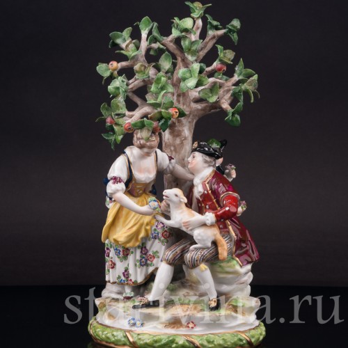 Фарфоровая композиция Пара с овечкой под деревом, Volkstedt, Германия, кон. 19 в.