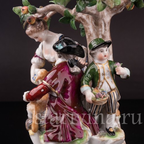 Фарфоровая композиция Пара с овечкой под деревом, Volkstedt, Германия, кон. 19 в.