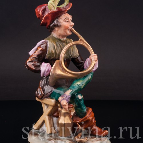 Фигурка из фарфора Странствующий музыкант с рожком Ernst Bohne Sohne, Германия, нач. 20 в.