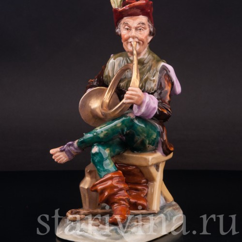 Фигурка из фарфора Странствующий музыкант с рожком Ernst Bohne Sohne, Германия, нач. 20 в.