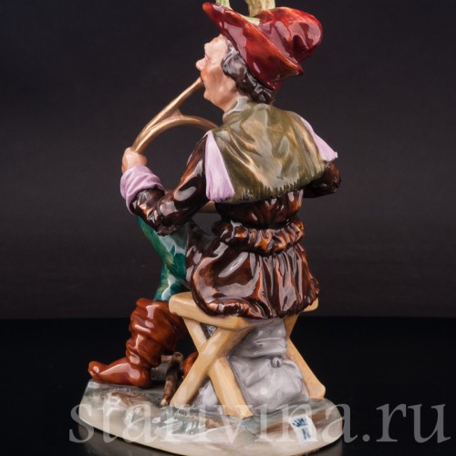 Фигурка из фарфора Странствующий музыкант с рожком Ernst Bohne Sohne, Германия, нач. 20 в.