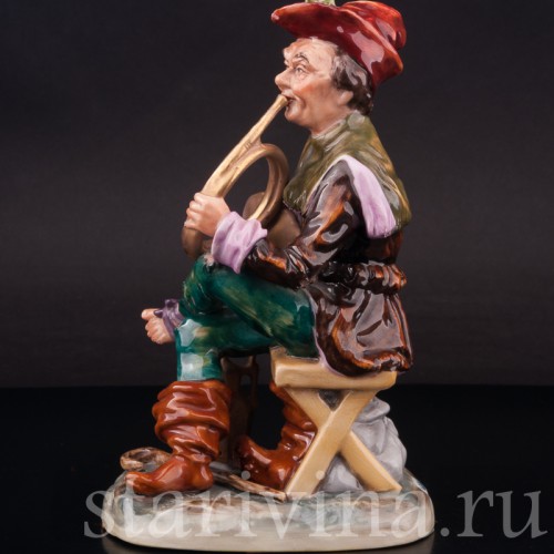 Фигурка из фарфора Странствующий музыкант с рожком Ernst Bohne Sohne, Германия, нач. 20 в.