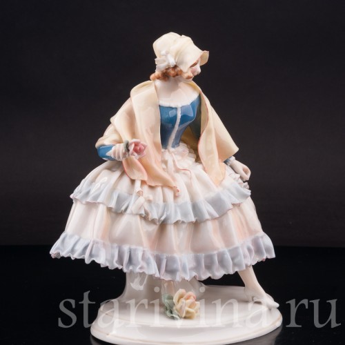 Фарфоровая статуэтка Девушка в капоре, Karl Ens, Германия, 1920-30 гг.