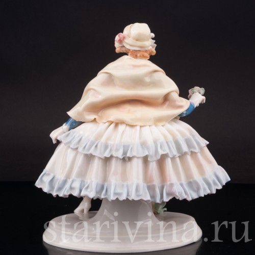 Фарфоровая статуэтка Девушка в капоре, Karl Ens, Германия, 1920-30 гг.