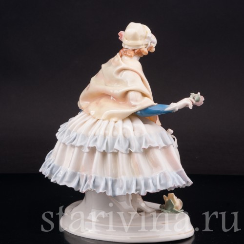 Фарфоровая статуэтка Девушка в капоре, Karl Ens, Германия, 1920-30 гг.