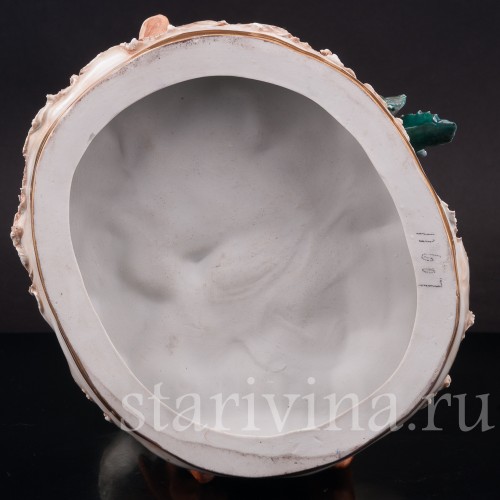 Фарфоровая статуэтка Любимый инструмент, мужчина с рожком Scheibe-Alsbach, Германия, сер. 20 века.